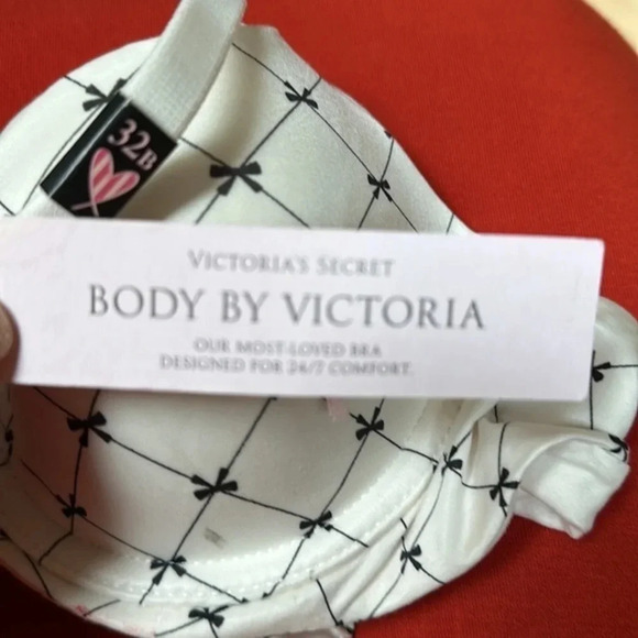 Victoria's Secret Everyday Comfort Bra, Moderate Coverage, Smoothing, Lightly - Picture 5 of 6